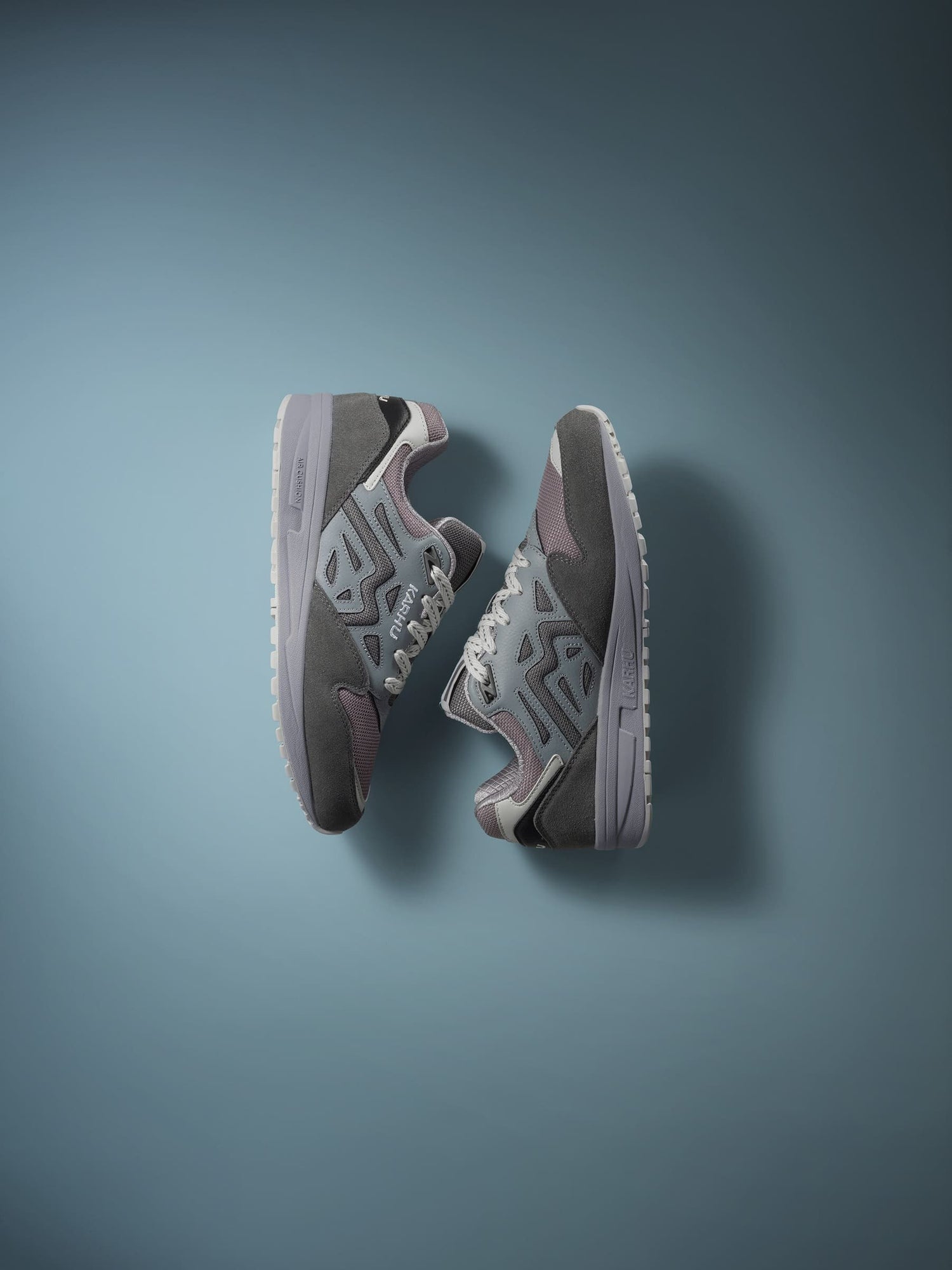 Karhu-Legacy-96-Smoked-Pearl-Weathervane-F806075-featured_02