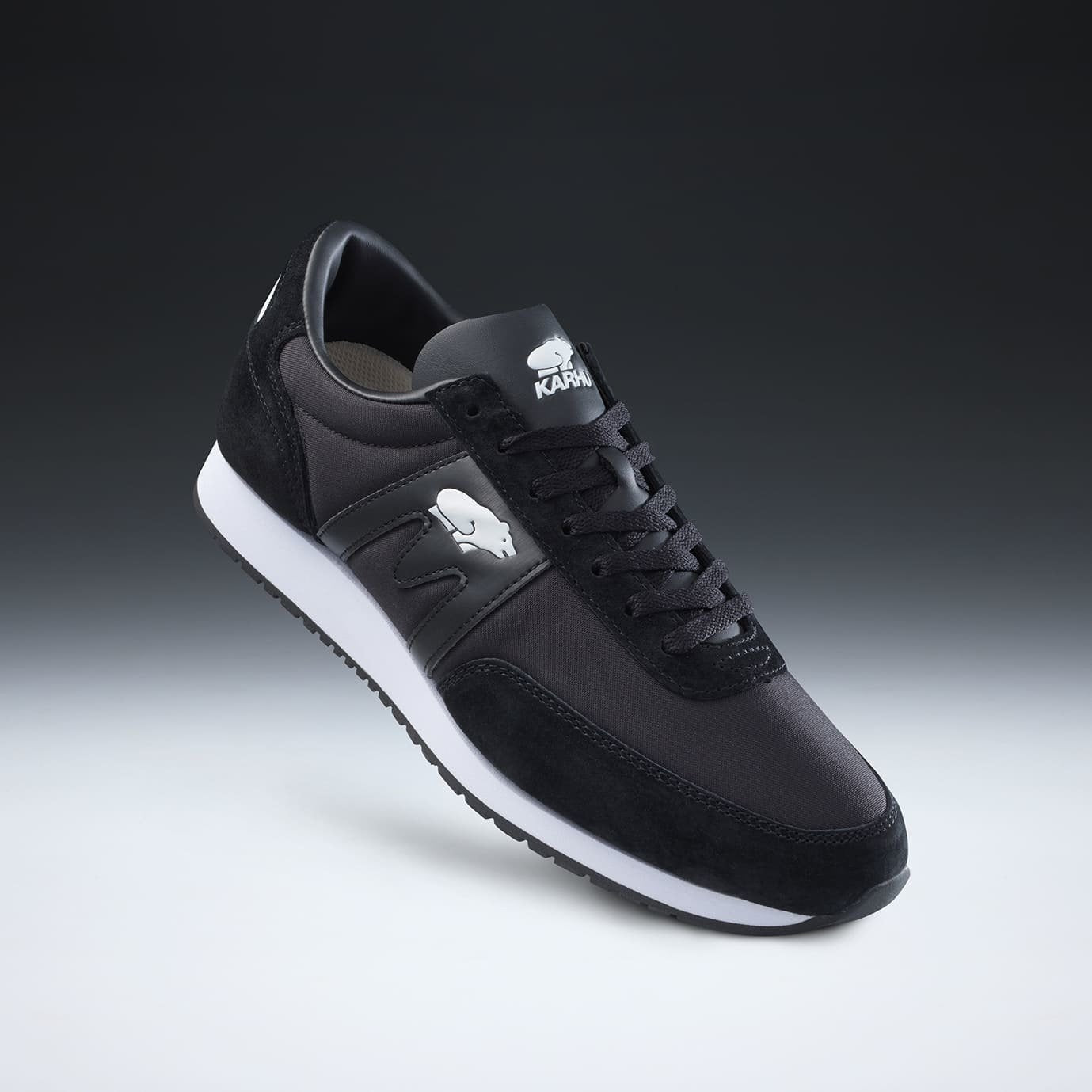 KARHU-ALBATROSS-82-BLACK-BLACK_mood