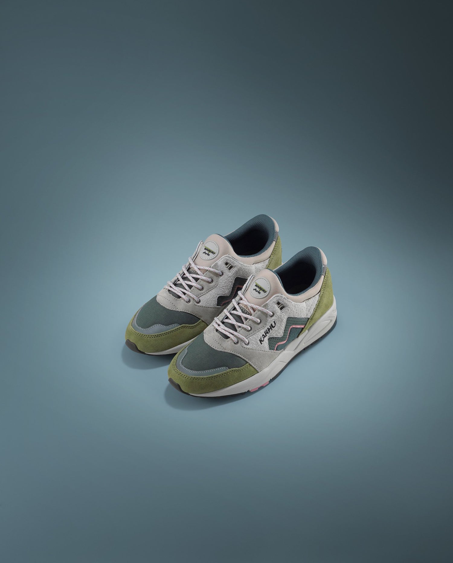 karhu-aria-95-sphagnum-dark-forest