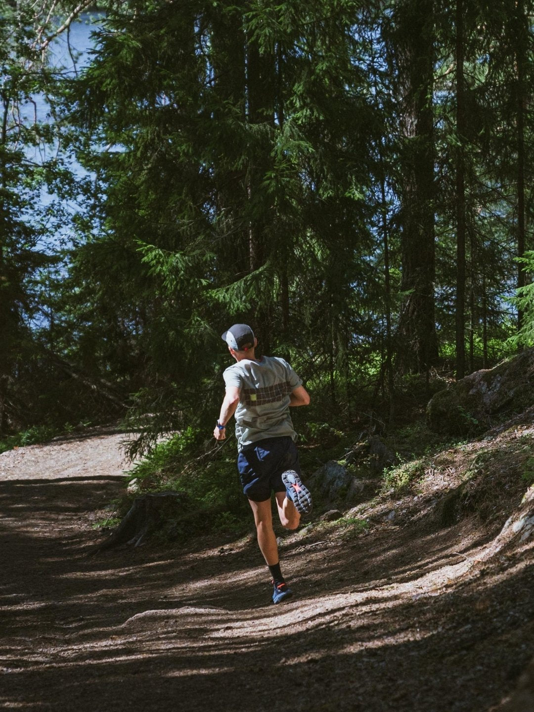 Trail running downhill with KARHU Ikoni Trail men's